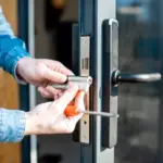 Changement du cylindre d'une porte